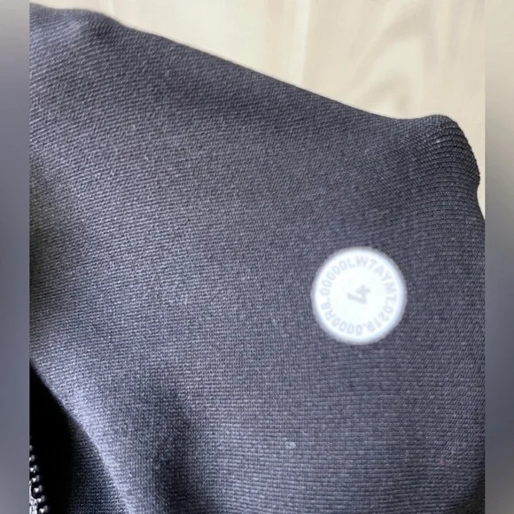 Lululemon Speed Up Short Long *4" Updated Fit Black Size 4 - Picture 3 of 4